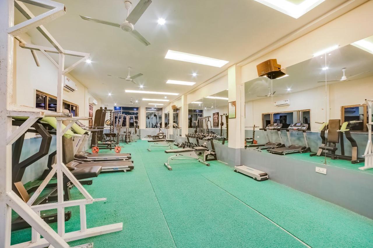 Capital O 61351 Waii International Hotel Bhalukpung ภายนอก รูปภาพ