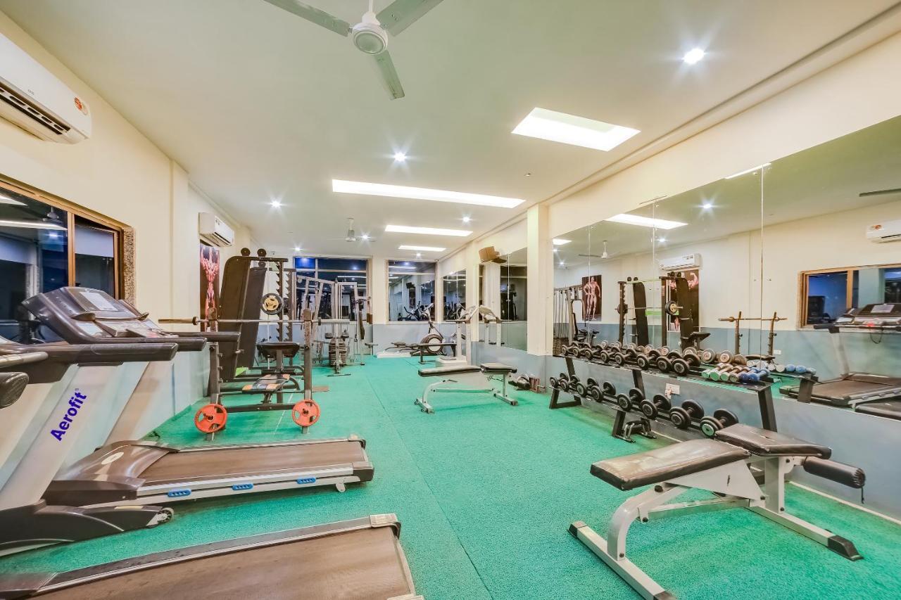 Capital O 61351 Waii International Hotel Bhalukpung ภายนอก รูปภาพ